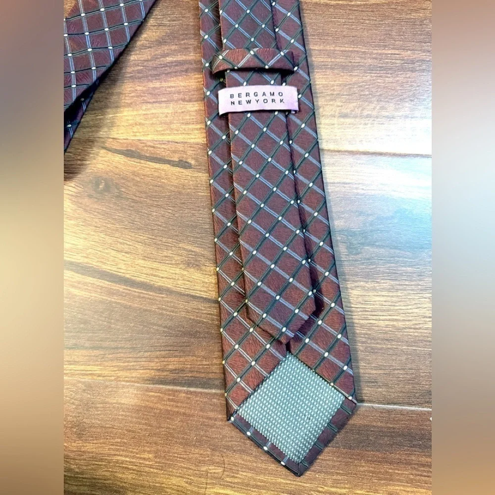 🌿SALE🌿BERGAMO New York Red/Burgundy Striped Necktie